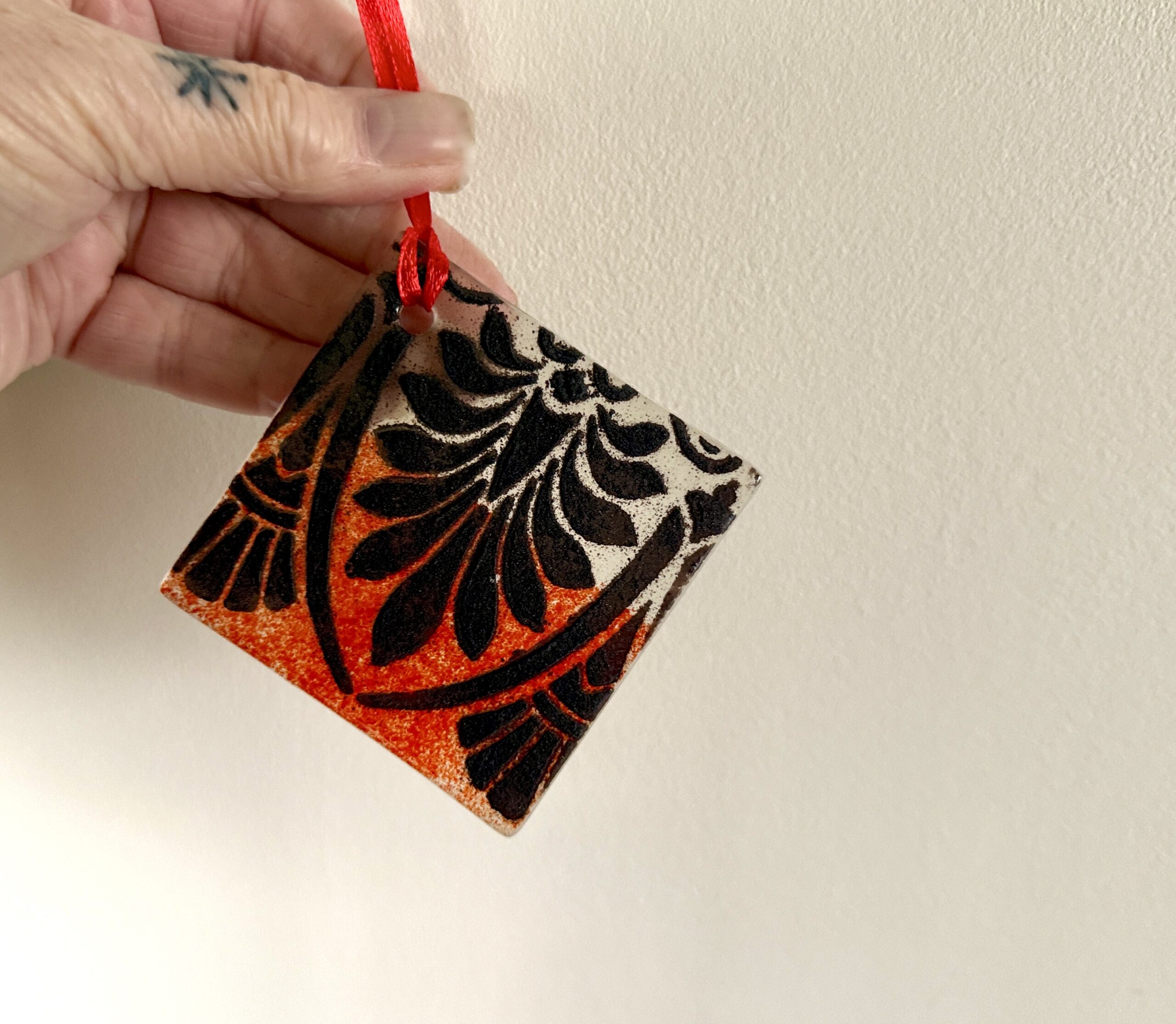 Lush Brocade Hanger