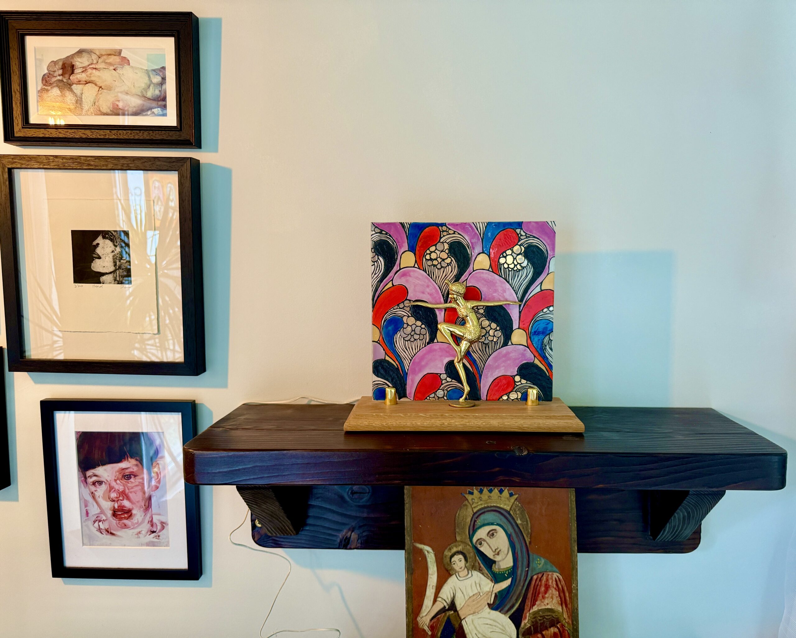 Retro Deco Style Panel on Oak Stand with Gold Flapper figure - Image 3