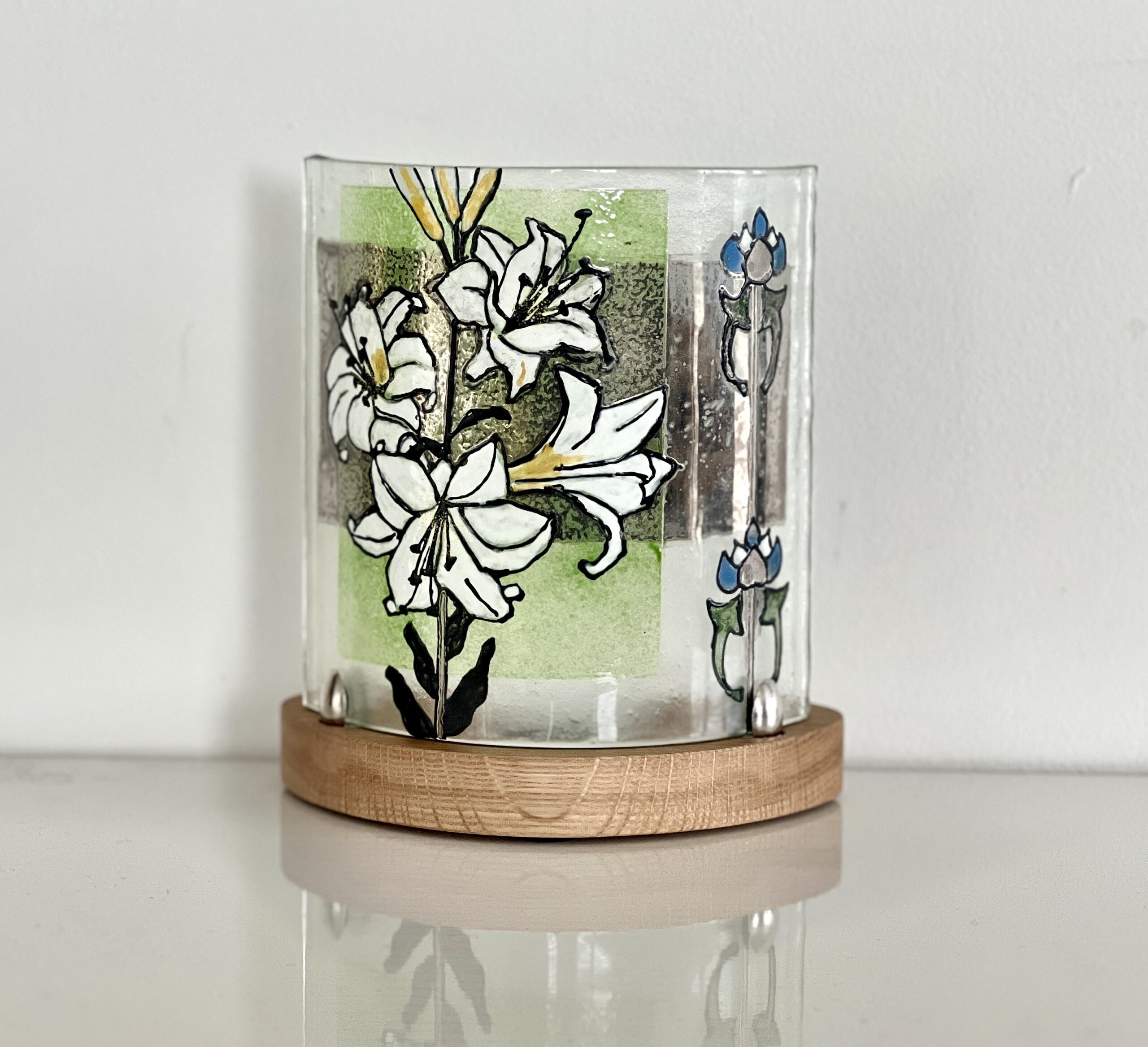 White Lilies Table Light - Image 5